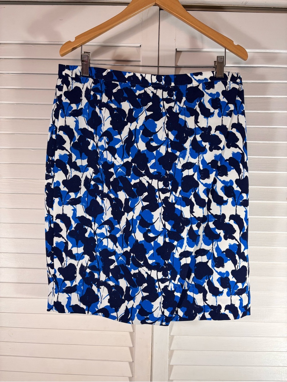 J.Crew Factory Women’s True Classic Wrap Pencil Skirt Size 12 Blue Floral Print